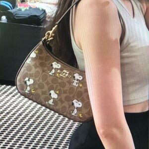 Coach X Peanuts Teri Shoulder Bag In Signature Canvas With Snoopy Print